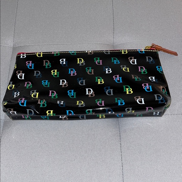 Dooney & Bourke on the Go Cosmetic Case - Picture 2 of 8